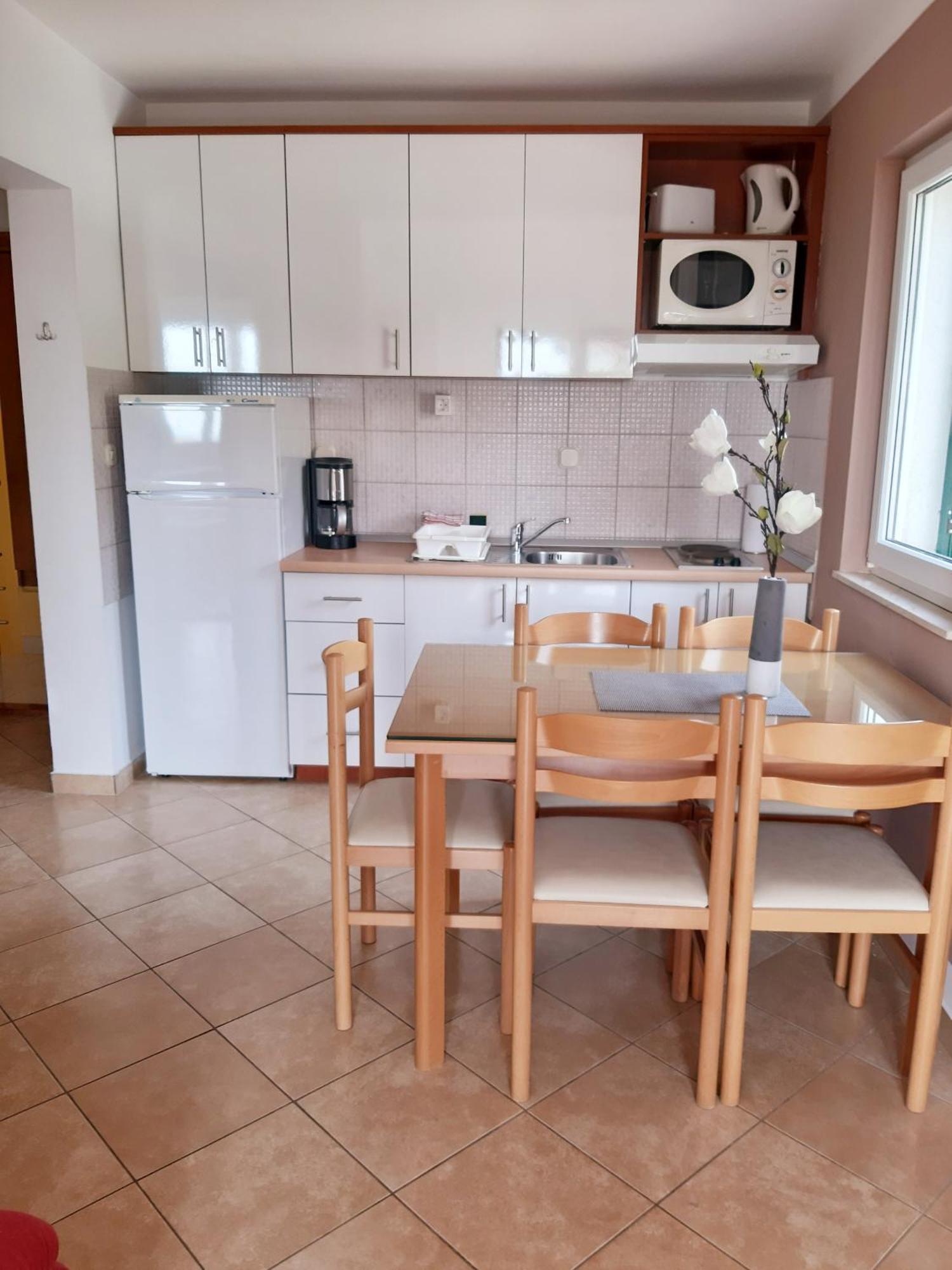 Vila Maslina Apartments Mit Pool Und Garten Nahe Am Strand Tučepi Pokój zdjęcie